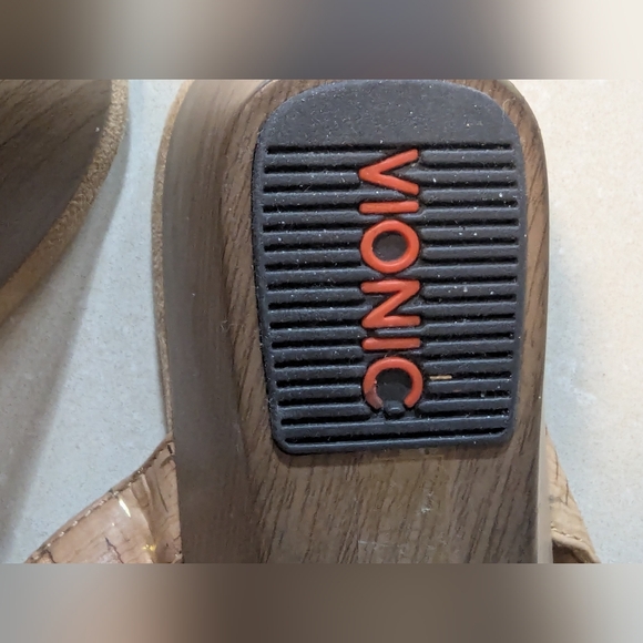 Women's Vionic wedge sandals/slides size 9 - Picture 10 of 13